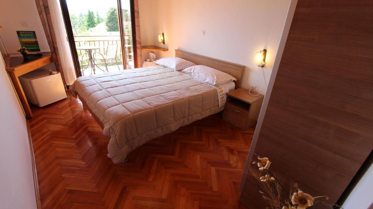 Apartments And Rooms Jelka Малинска Экстерьер фото