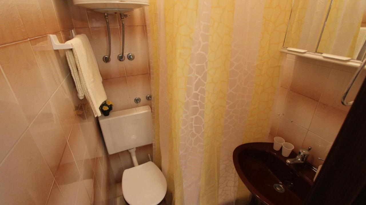 Apartments And Rooms Jelka Малинска Экстерьер фото